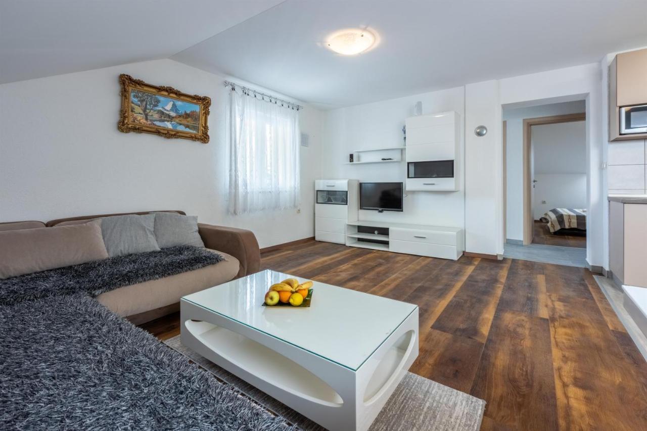 Apartments Mirela Crikvenica Kültér fotó
